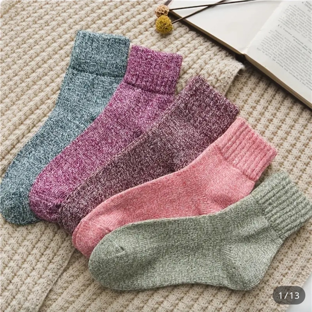 Lot of 5 pairs multicolored socks new